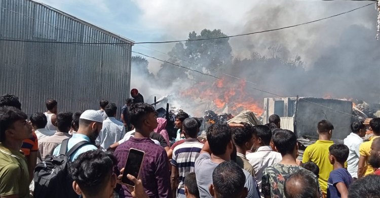 ৩ ঘণ্টার চেষ্টায় নিয়ন্ত্রণে গাজীপুরে গুদামে আগুন