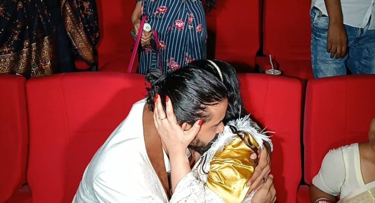 পরীমনি স্বামী রাজের অভিনয়ে মুগ্ধ, জড়িয়ে ধরে কাঁদলেন