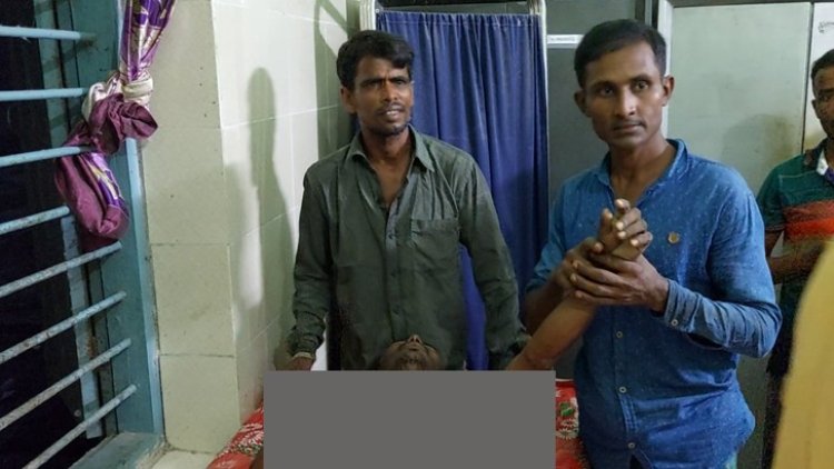 স্কুলছাত্রীকে লাঞ্ছনা, প্রতিবাদ করায় বাবা-চাচাকে মারধর