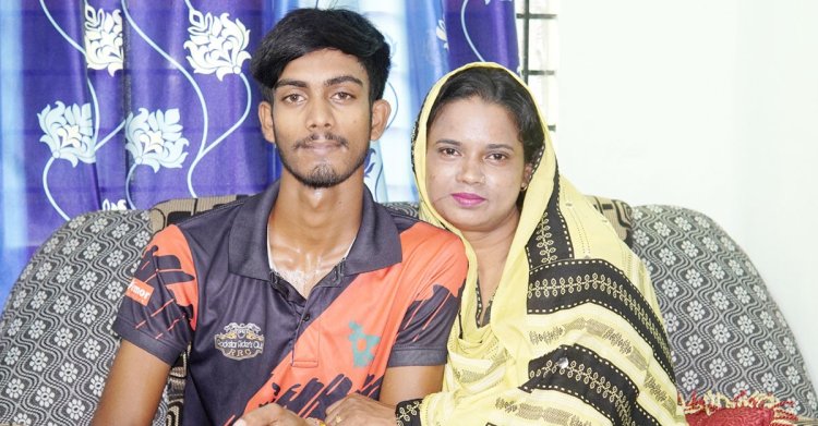 ফেসবুকে প্রেম, শিক্ষিকাকে বিয়ে করলেন কলেজছাত্র