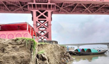 পদ্মায় পানি বৃদ্ধি, হার্ডিঞ্জ ব্রিজের নিচে তীব্র ভাঙন