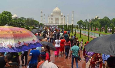 তাজমহলে একদিনে রেকর্ড ৮০ হাজার দর্শনার্থী!