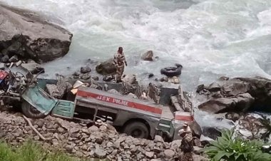  কাশ্মিরে নিরাপত্তা বাহিনীর বাস নদীতে, ৬ ভারতীয় জওয়ান নিহত