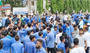 ময়মনসিংহে পলিটেকনিক শিক্ষার্থীদের সড়ক অবরোধ