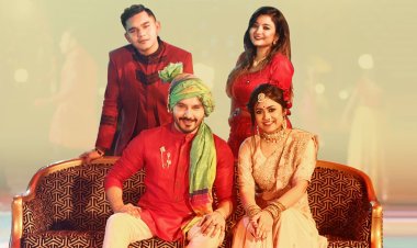  শ্রোতাদের ‘লাল গোলাপ’ উপহার দিলেন তারা