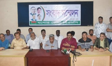 যশোরে ‘জয় বাংলা’ শ্লোগান দিয়ে বিএনপির ৪ নেতার বাড়িতে হামলা