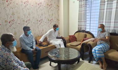 করোনাক্রান্ত মোনায়েম মুন্নার পাশে টুকু