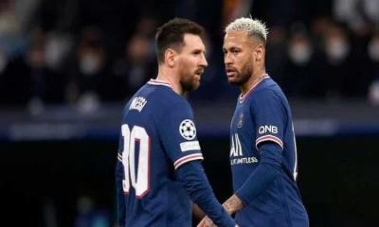 মেসি-নেইমারদের শাস্তি দিতে নাইটক্লাবে ঘুরে বেড়াচ্ছেন তিনি