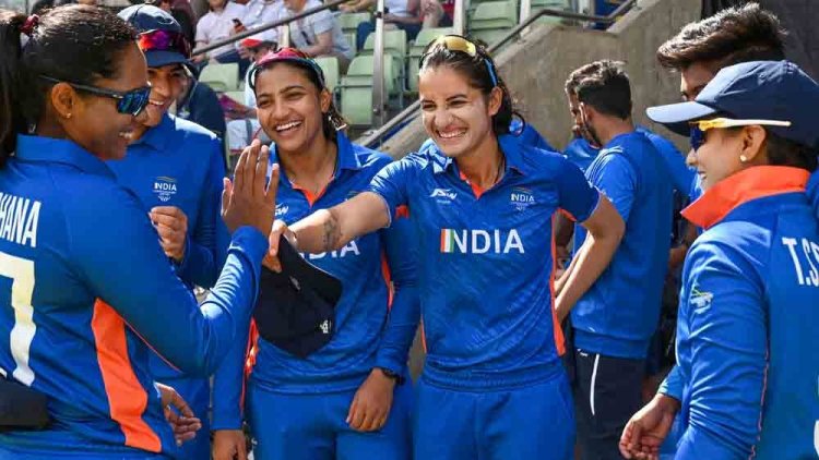 ইংল্যান্ডকে চার রানে হারালো ভারত