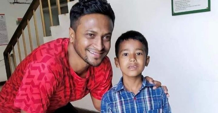  সাকিবের দেখা পেলেন সেই ‘ছোট্ট সাকিব’, পাচ্ছেন জুতা-জার্সি উপহার