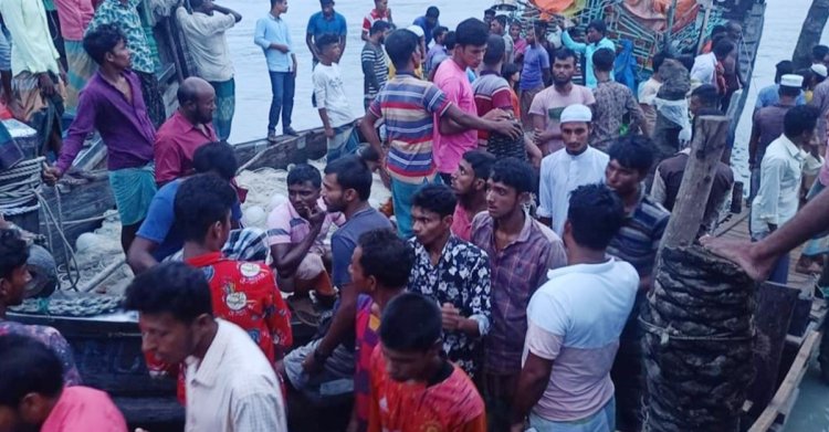 বঙ্গোপসাগরে মাছ ধরার ৫ ট্রলারডুবি, ৩৮ জেলে নিখোঁজ