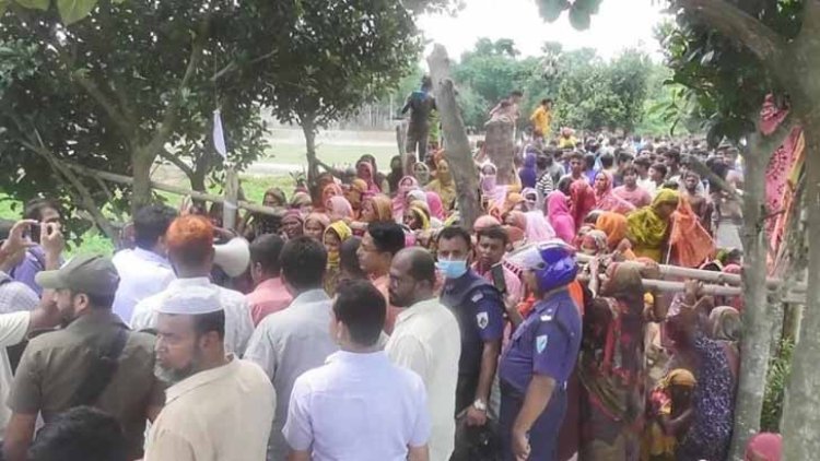 গ্রামবাসীর হামলায় এসিল্যান্ড হাসপাতালে, ইউএনওর গাড়ি ভাঙচুর