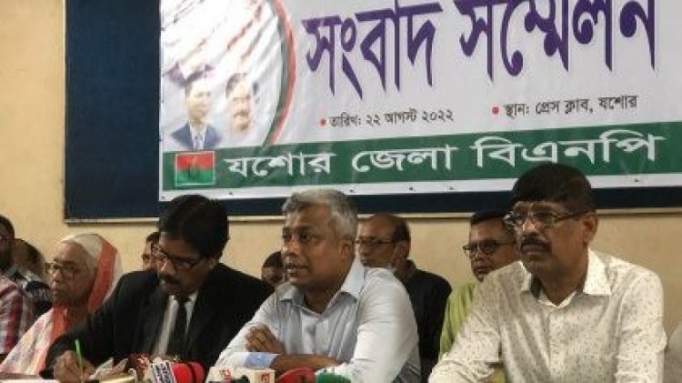 যশোরে গভীর রাতে বিএনপি নেতাদের বাড়িতে সিরিজ হামলা