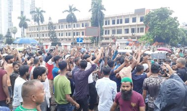  গুলিস্তানে উচ্ছেদ অভিযান শুরু হতেই হকারদের বিক্ষোভ