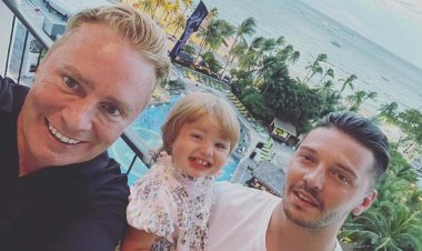 দুই বাবার এক সন্তান, সদ্যোজাত ছেলেকে ২২ কোটি টাকার প্রমোদতরী উপহার দিলেন তারা