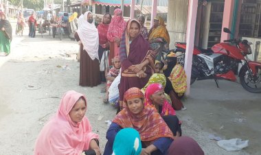  ফজরের নামাজের পরই ছুইটা আইছি, নাইলে চাল কিনতে পারমু না