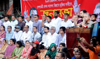 রাজনীতিবিদদের বাদ দিয়ে আ.লীগ  আমলাদের হাতে দলের নেতৃত্ব তুলে দিচ্ছে: খসরু