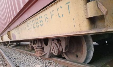 টঙ্গীতে মালবাহী ট্রেনের বগি লাইনচ্যুত