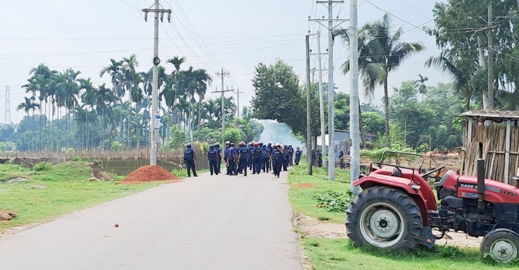  কিশোরগঞ্জে ৩ ঘণ্টা ধরে সংঘর্ষ, পুলিশসহ ২ শতাধিক আহত
