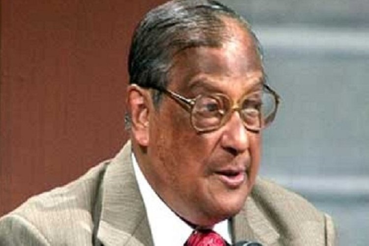 সাবেক তত্ত্বাবধায়ক সরকারের উপদেষ্টা আকবর আলি খান আর নেই