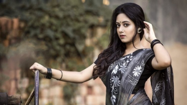 মুখ খুলেছেন দীঘি