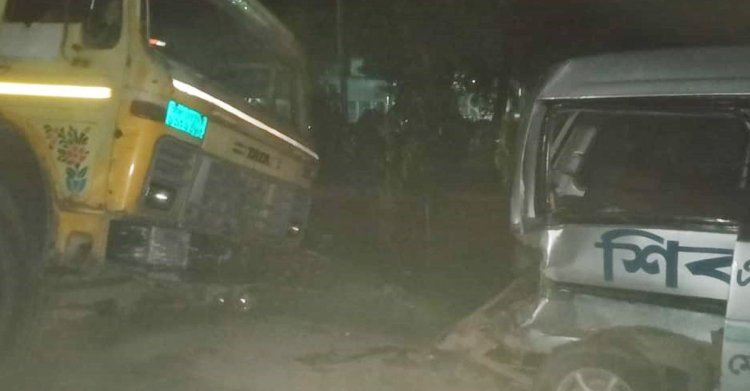 দিনাজপুর মেডিকেল কলেজের সামনে ট্রাকচাপায় ২ পথচারী নিহত