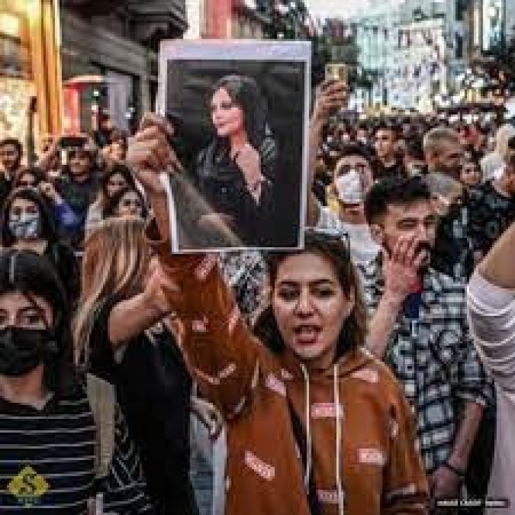  ইরানে বিক্ষোভে নিহত ৭৬, কলকাঠি নাড়ছে ‘পশ্চিমারা’