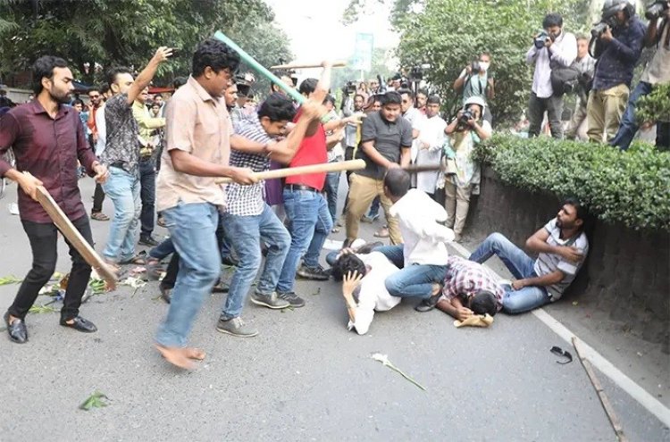 ঢাবি উপাচার্যের সঙ্গে সাক্ষাৎ করতে আসা ছাত্রদলের ওপর ছাত্রলীগের হামলা