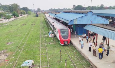 রোববার থেকে যাত্রী নিয়ে চলাচল করবে ডেমু ট্রেন
