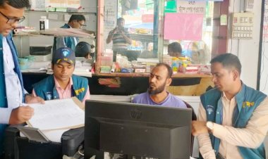 ছদ্মবেশে ট্রেনের টিকিট কেটে ৩ দালাল ধরল দুদক