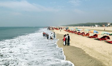 কক্সবাজার সমুদ্র সৈকতে গোসল করতে নেমে পর্যটক নিখোঁজ