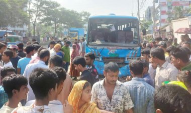 গাজীপুরে বাসচাপায় ৪ পোশাক শ্রমিক নিহত