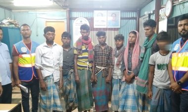 চাঁদপুরে ইলিশ ধরায় ৩৫ জেলে আটক