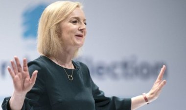 নিজ দলের মধ্যেই চাপে বৃটিশ প্রধানমন্ত্রী