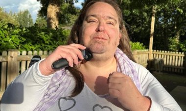 ‘পিসিওএস’ নিয়ে সচেতনার অভাব! রোগ সম্পর্কে সজাগ করতে প্রকাশ্যে দাড়ি কামালেন মহিলা