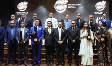 গলফ টুর্নামেন্টে বিজয়ীদের মাঝে পুরস্কার বিতরণ সেনাপ্রধানের