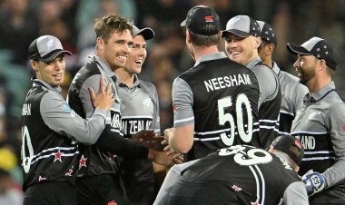 অস্ট্রেলিয়াকে গুঁড়িয়ে আসর শুরু নিউজিল্যান্ডের