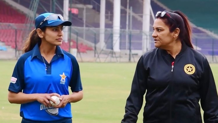 এশিয়া কাপে একসঙ্গে হাজির পাকিস্তানের মা ও মেয়ে