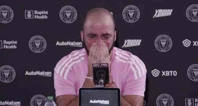 ফুটবল থেকে হিগুয়েইনের বিদায়