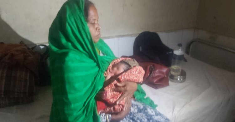 পুকুর পাড়ে পড়ে ছিল ফুটফুটে নবজাতক