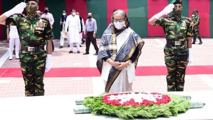 বঙ্গবন্ধুর সমাধিতে প্রধানমন্ত্রীর শ্রদ্ধা