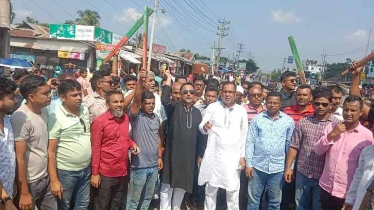 বিএনপির সমাবেশ: মহাসড়কে আ.লীগের বৈঠা মিছিল