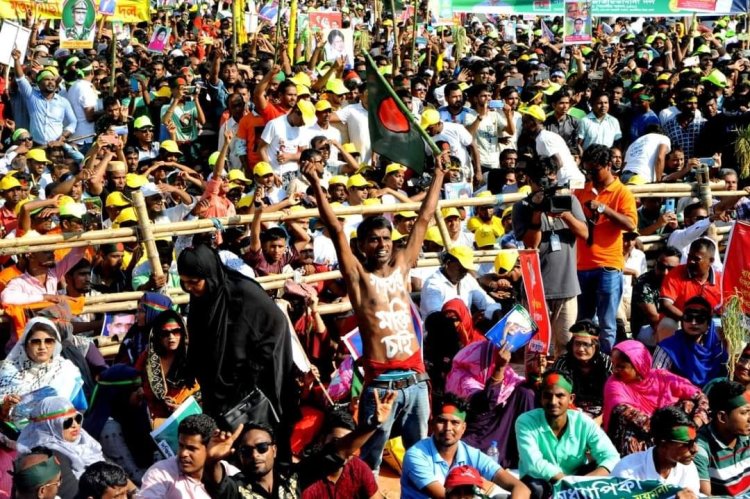 পাহাড়সম বাধা উপেক্ষা করে নেতাকর্মীদের ঢল