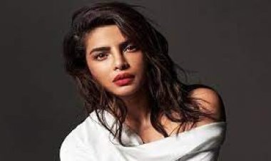  তিন বছর পর ভারতে ‘দেশি গার্ল’, সঙ্গে মালতী!