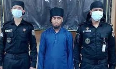 ভণ্ড কবিরাজ গ্রেফতার: তাবিজ দিয়ে হাতিয়ে নেন অর্ধশতাধিক মানুষের টাকা-স্বর্ণালংকার