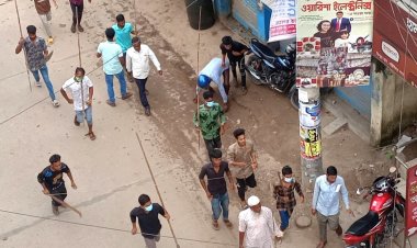 পাকুন্দিয়ায় ফুল দেওয়া নিয়ে ছাত্রলীগের দুই গ্রুপের সংঘর্ষ