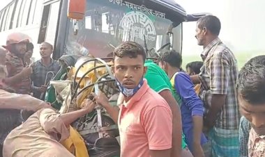 কিশোরগঞ্জে অটোরিকশায় বাসের ধাক্কায় নিহত ২