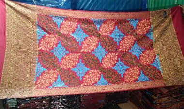 বিপাকে টাঙ্গাইলের শাল-চাদর প্রস্তুতকারীরা