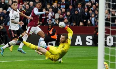  ছন্নছাড়া ম্যানইউকে হারিয়ে দিলো অ্যাস্টন ভিলা