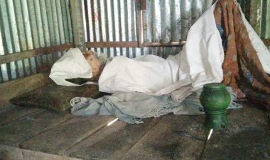 বয়স্ক ভাতার টাকা দেন না মেয়ে, বাবার রাত কাটে ভাঙা ঘরে